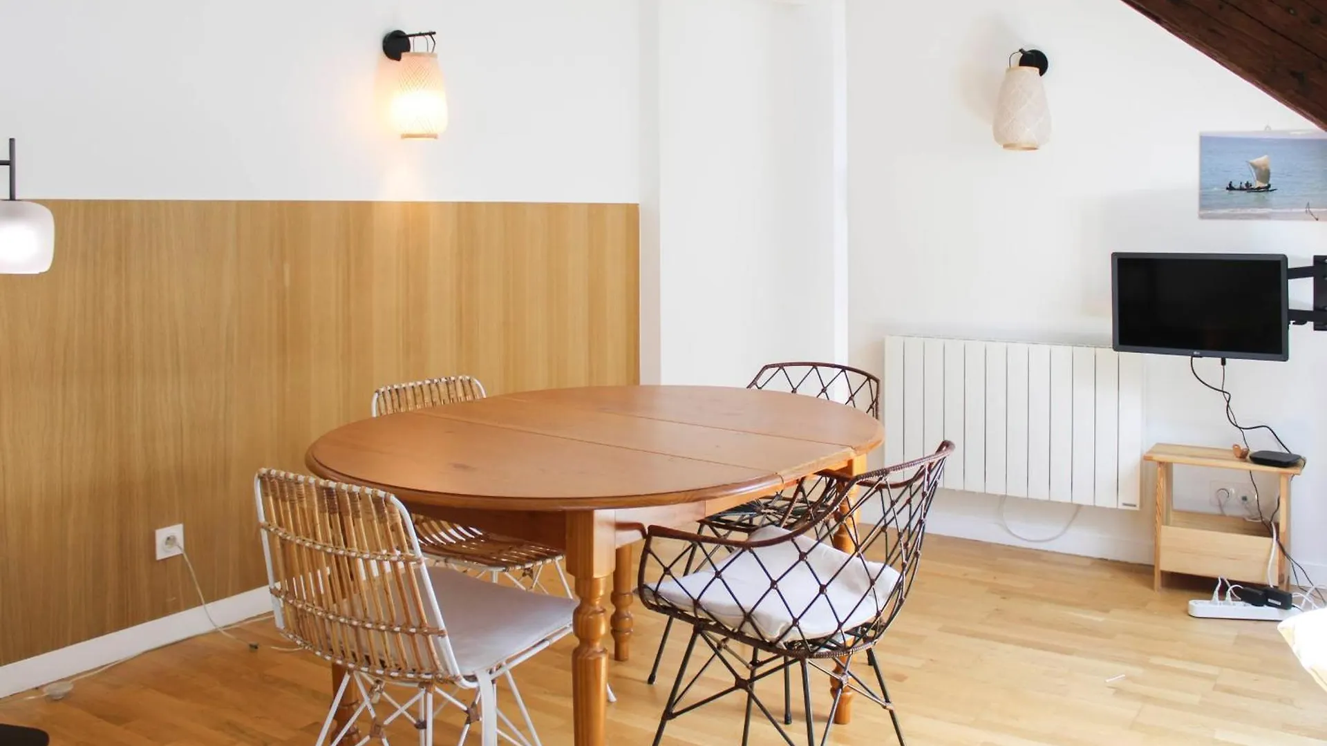 Beautiful Bright Apartment Near The Marais Paříž