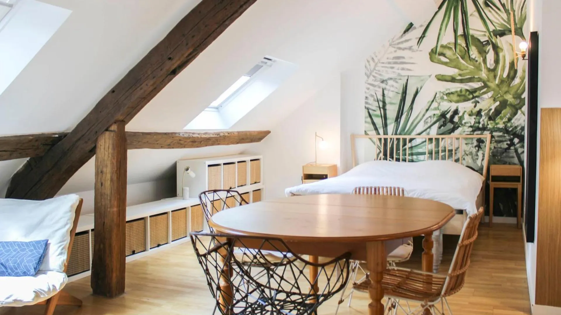 Beautiful Bright Apartment Near The Marais Paříž